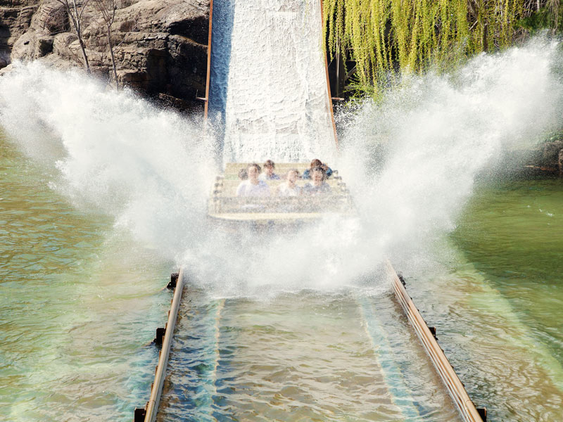 Atracción de agua Los Fiordos de Parque de Atracciones de Madrid