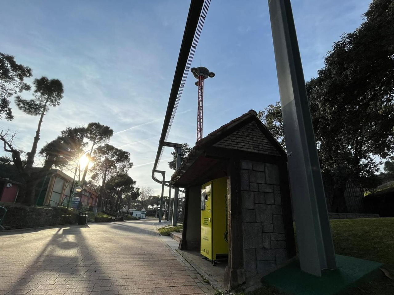 Parques Reunidos reafirma su compromiso con RECICLOS con la instalación de dos nuevas máquinas que recompensan por reciclar 