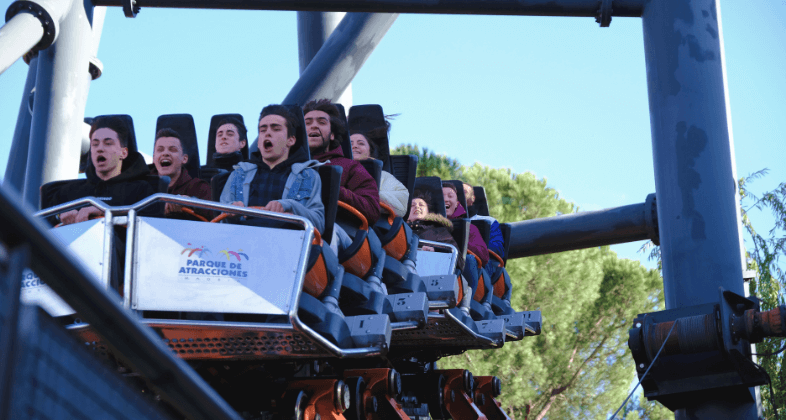 La seguridad de las atracciones en los parques temáticos